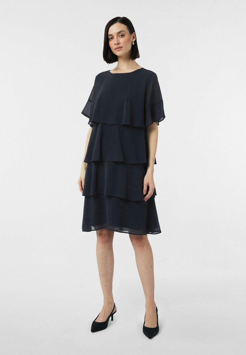 

Повседневное платье VOLANT AUS CRÊPE comma, темно-синий