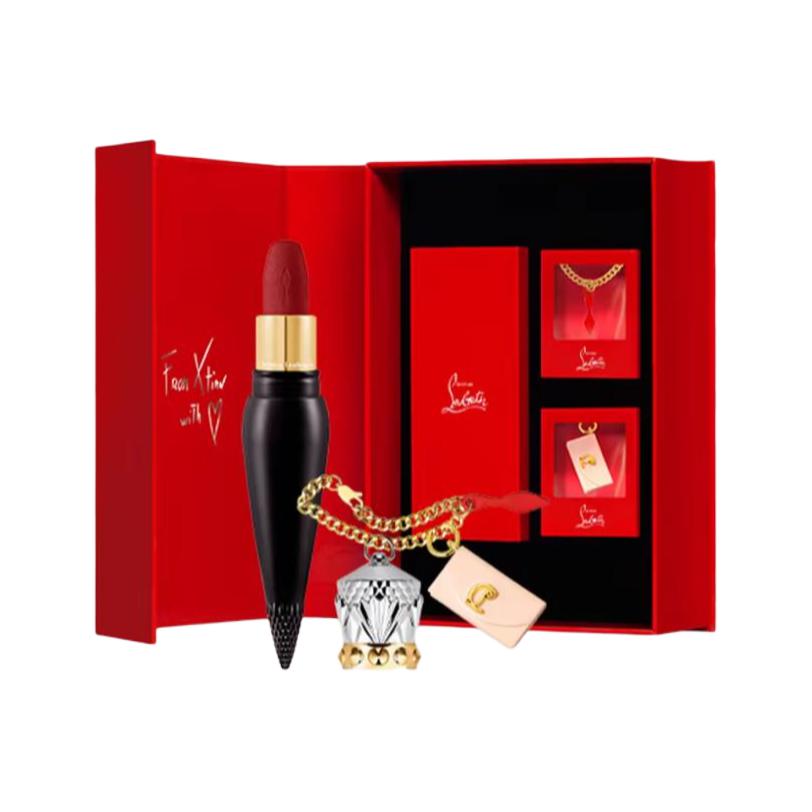 

Аксессуары для помад CL Scepter: цепочка для помад, матовые помады, легко растушевываются, натуральные оттенки Christian Louboutin, three-piece set: soft matte lipstick #318m+short chain+розовый handbag pendant