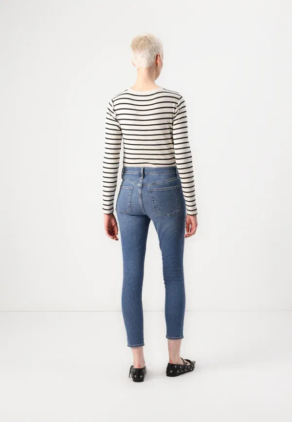 Джинсы скинни Gap, модель Skinny talma jeans skinny fit, средний индиго — фото 3