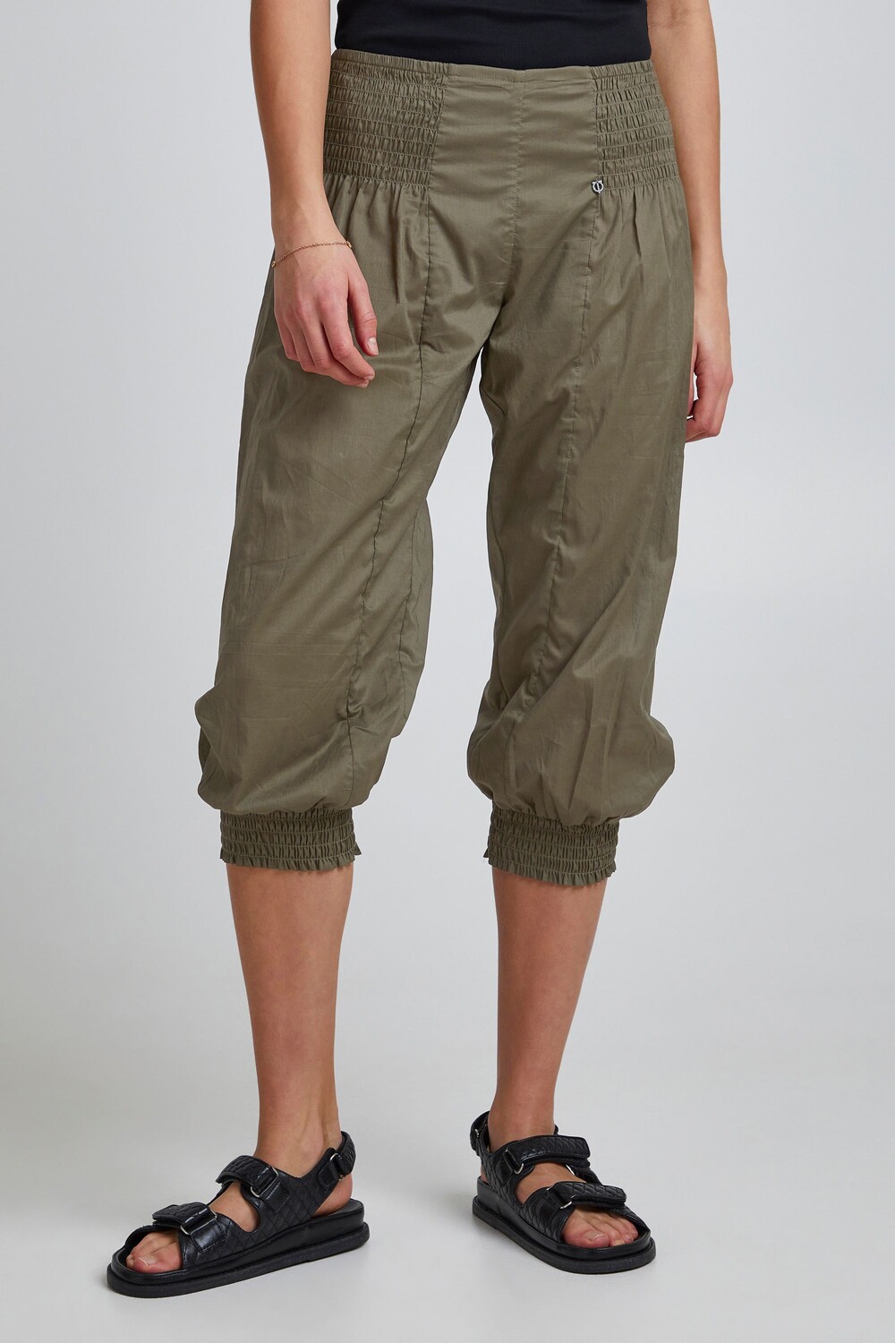 

Брюки PULZ Jeans 3/4 Hose, зеленый