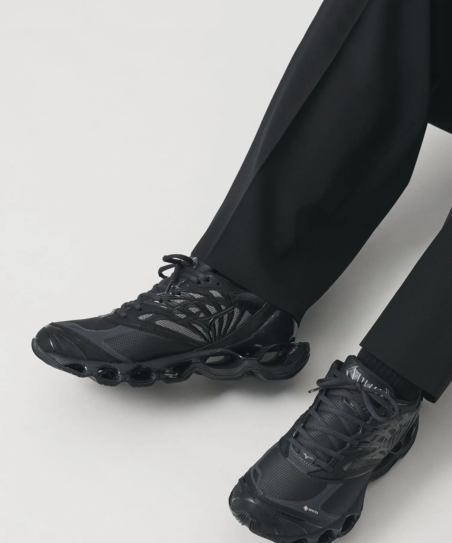 Мужские кроссовки с технологией GORE-TEX Wave Prophecy LS MIZUNO чёрные — фото 3