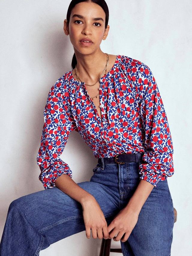 

Футболка Isla с цветочным принтом Boden, Red/Multi