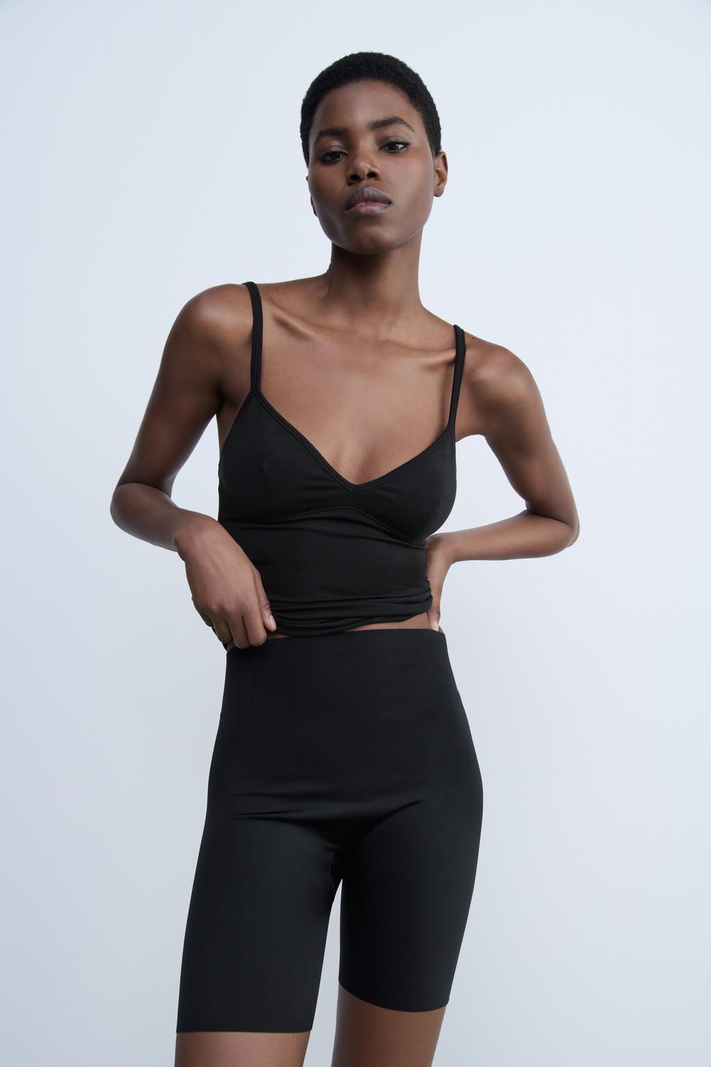 

Велосипедные шорты по форме тела ZARA, черный