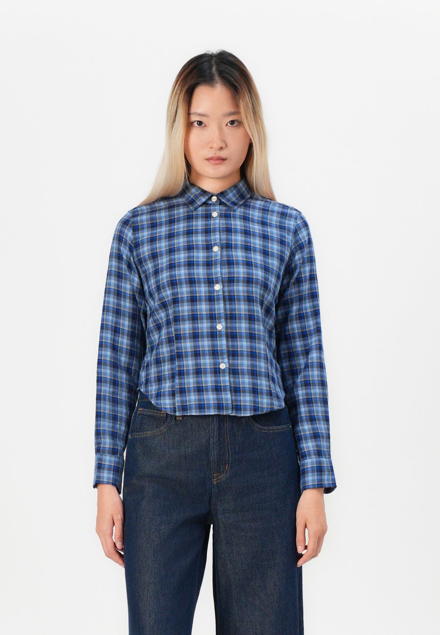 

Блуза GAP FITTED CROPPED SHIRT, Tonal Blue/Blue