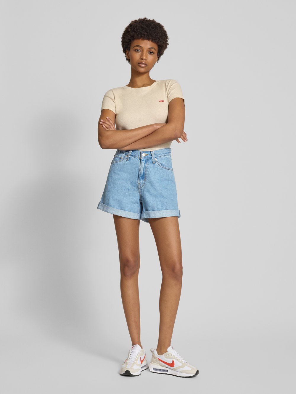 

Джинсы Mom fit с карманами Levi's 300, светло-голубой