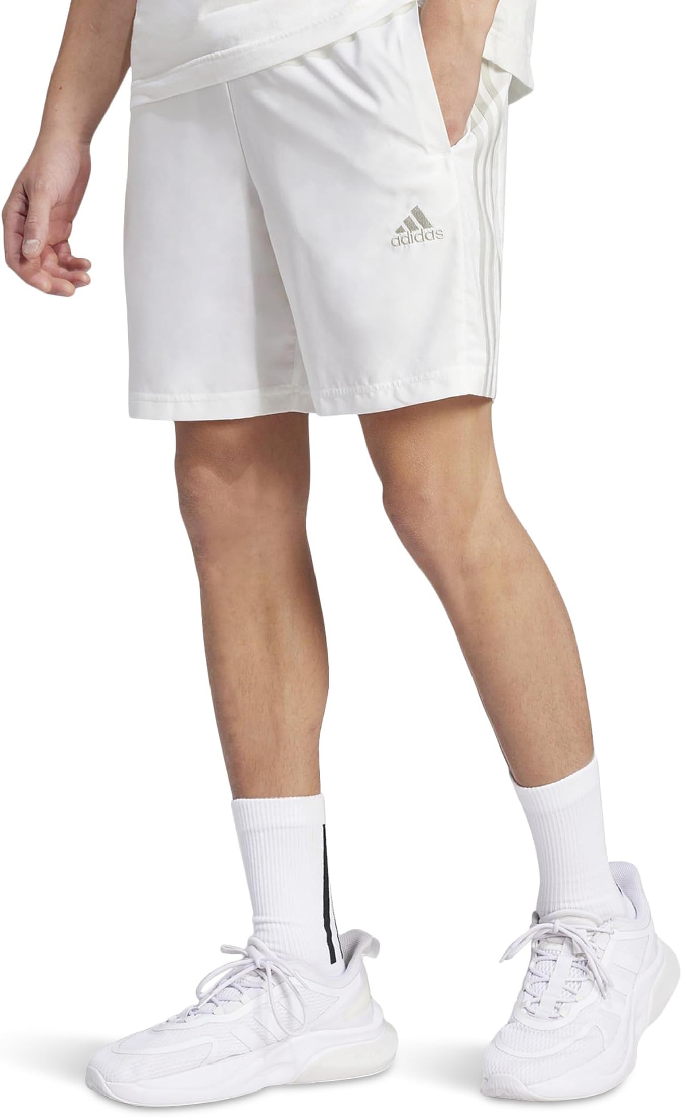 

Шорты adidas Aeroready Essentials Chelsea 3-Stripes Shorts, цвет Off-White