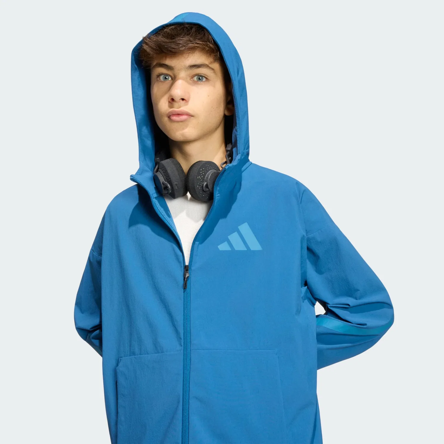 Спортивная куртка Adidas Sportswear ZNE синего и лазурного цвета — фото 4