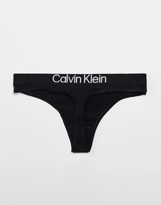 Набор из трех черных стрингов из хлопка Calvin Klein Extra Soft Cotton — фото 2