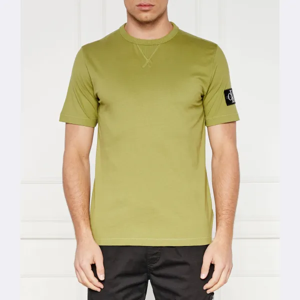 

Футболка стандартного кроя со значком Calvin Klein, хаки