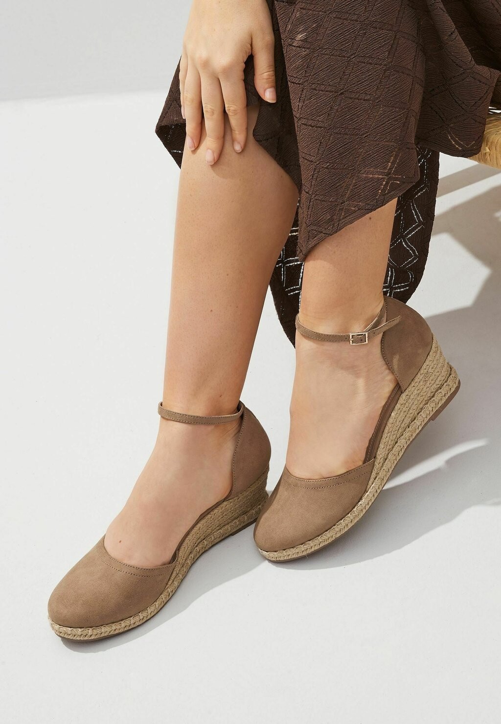

Туфли FOREVER COMFORT CLOSED TOE -REGULAR FIT Next, бежевый