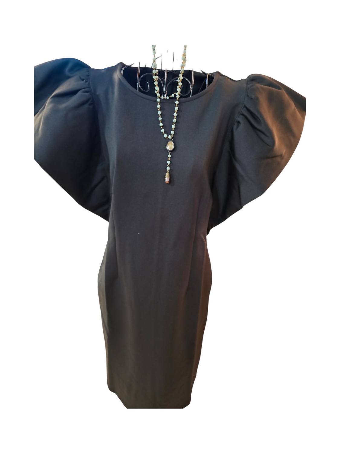 

Женское платье "Весна пришла" в черном цвете Pine Apparel