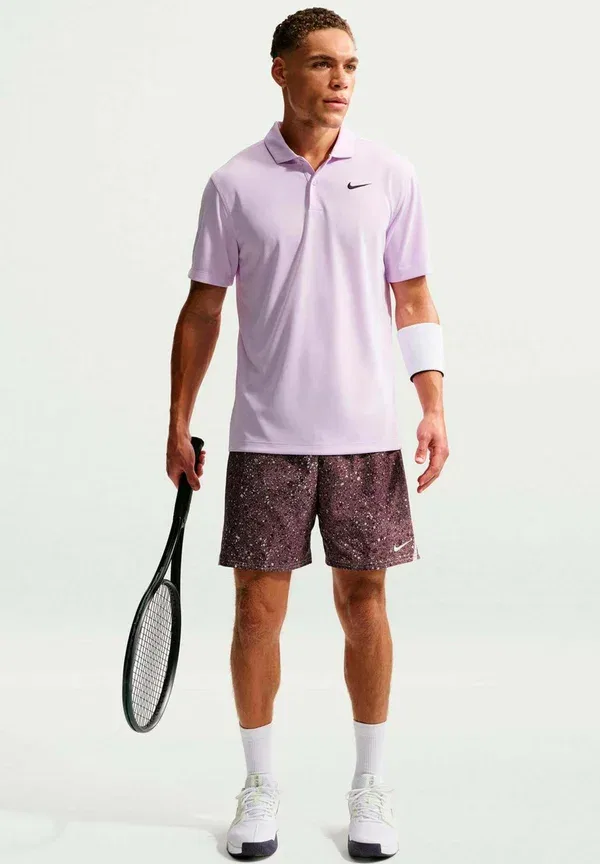 Спортивные шорты Nikecourt Victory Short Nike Performance, тату платиновый фиолетовый белый — фото 2