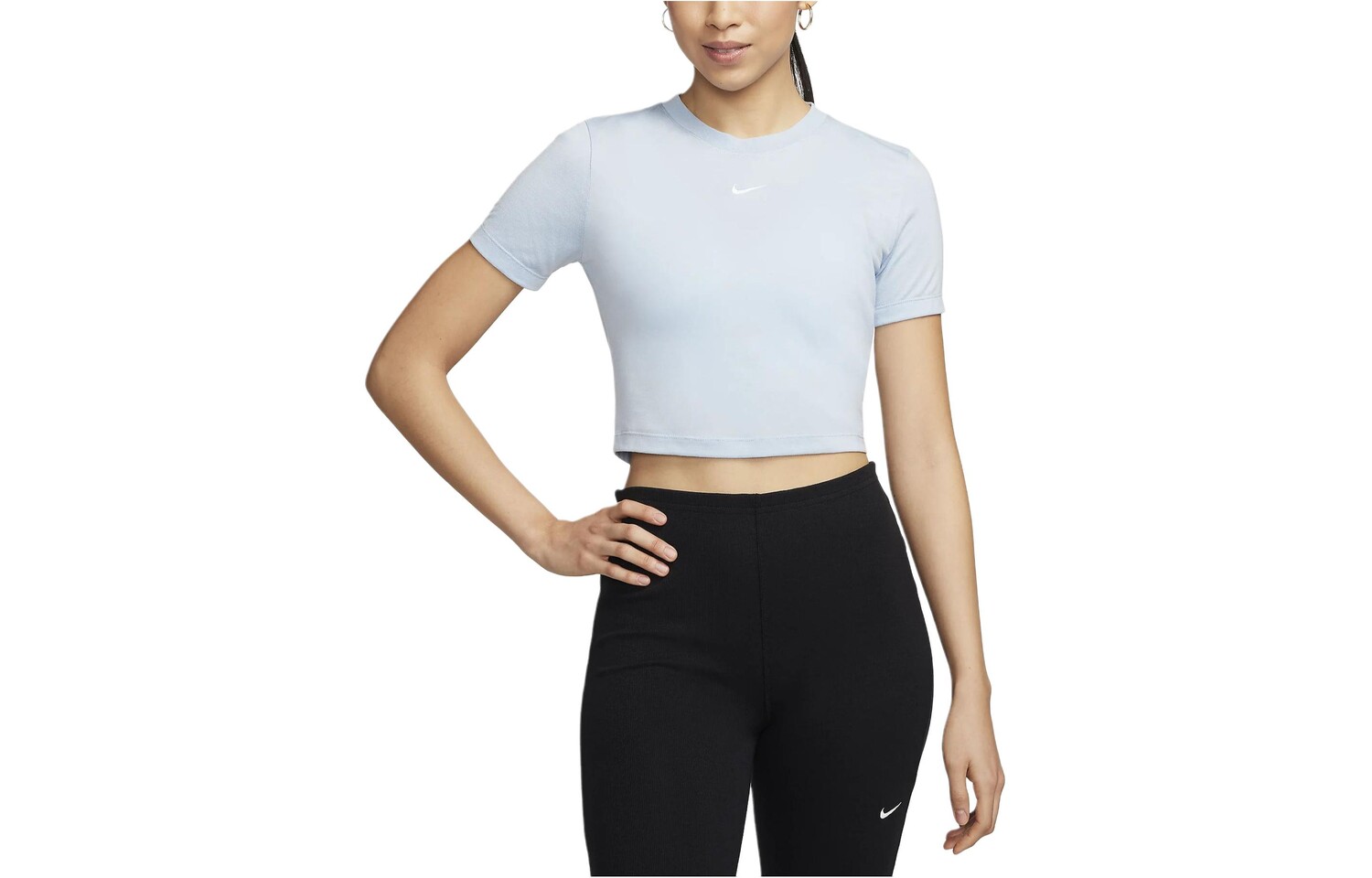 

Футболка серии Sportswear Essentials женская светло-голубая Nike
