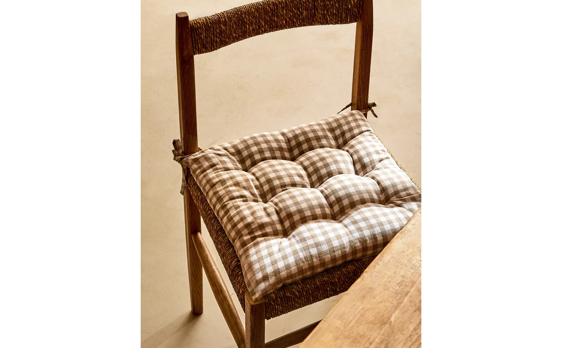 

Подушка на стул из окрашенной нити Zara Home, бежевый