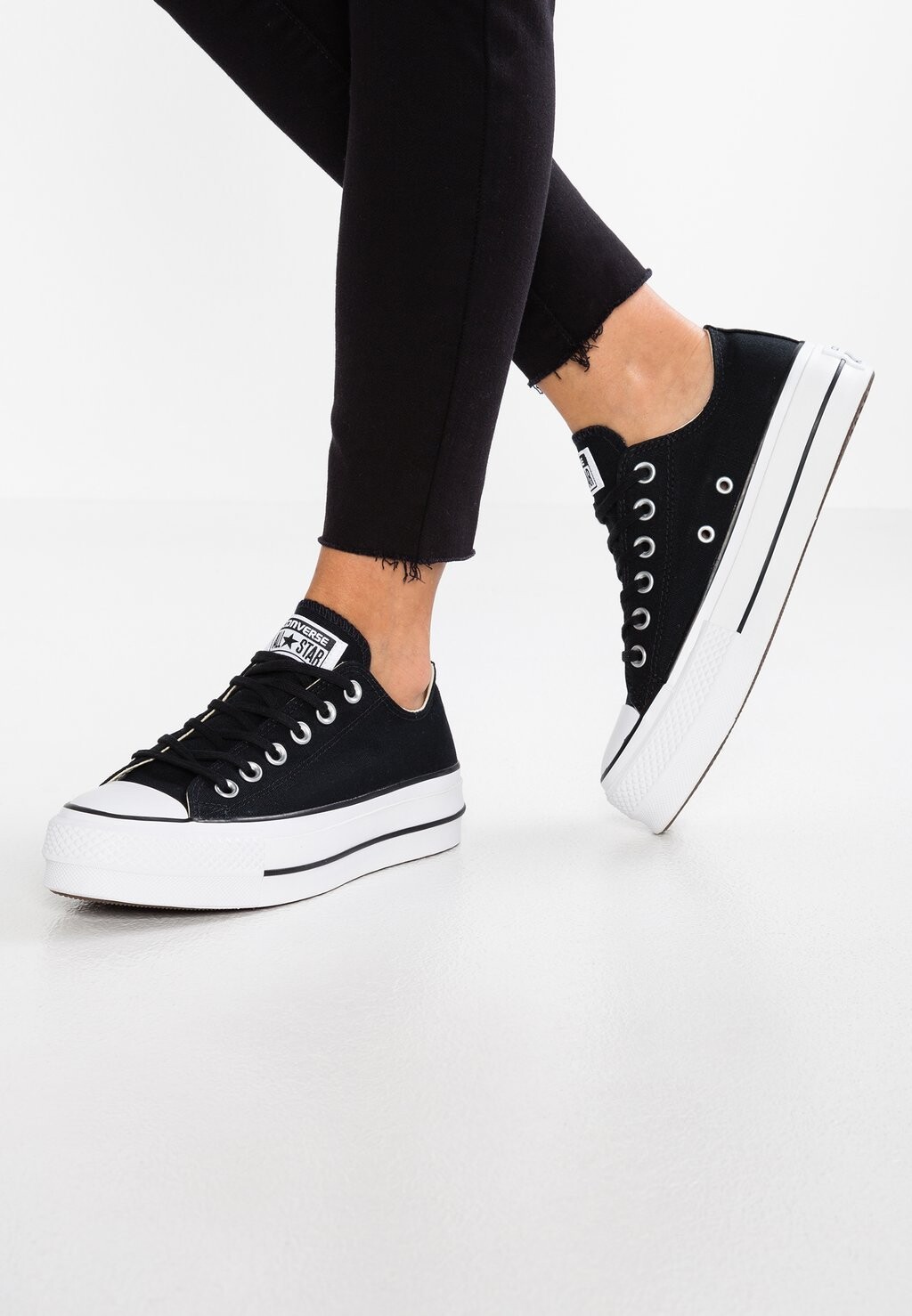 

Кроссовки Converse