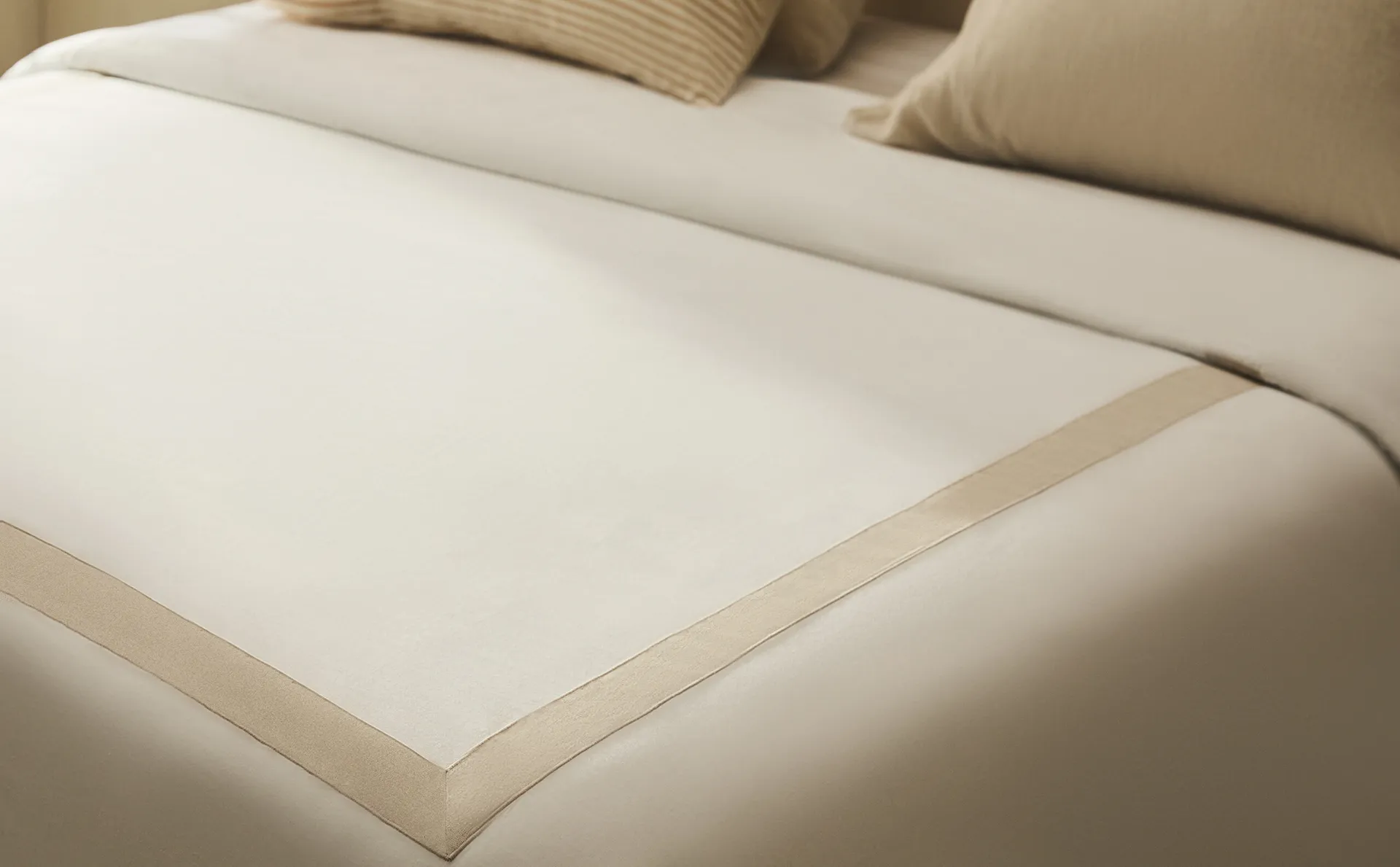 

Пододеяльник с льняной каймой Zara Home, белый