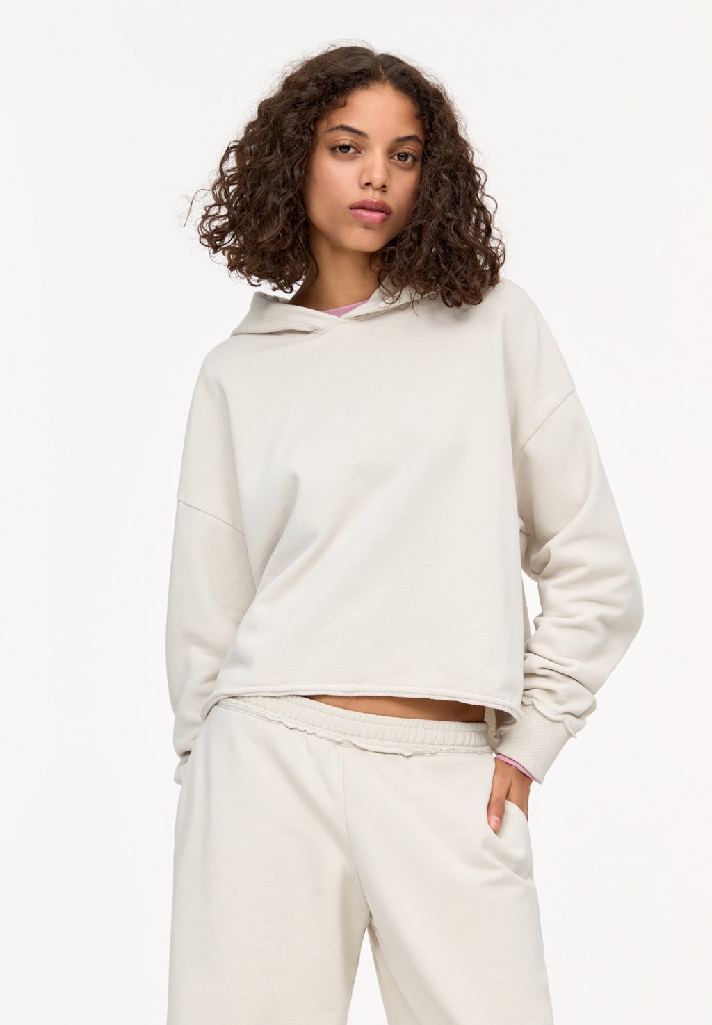 

Толстовка WITH FRAYED HEM PULL&BEAR, бежевый