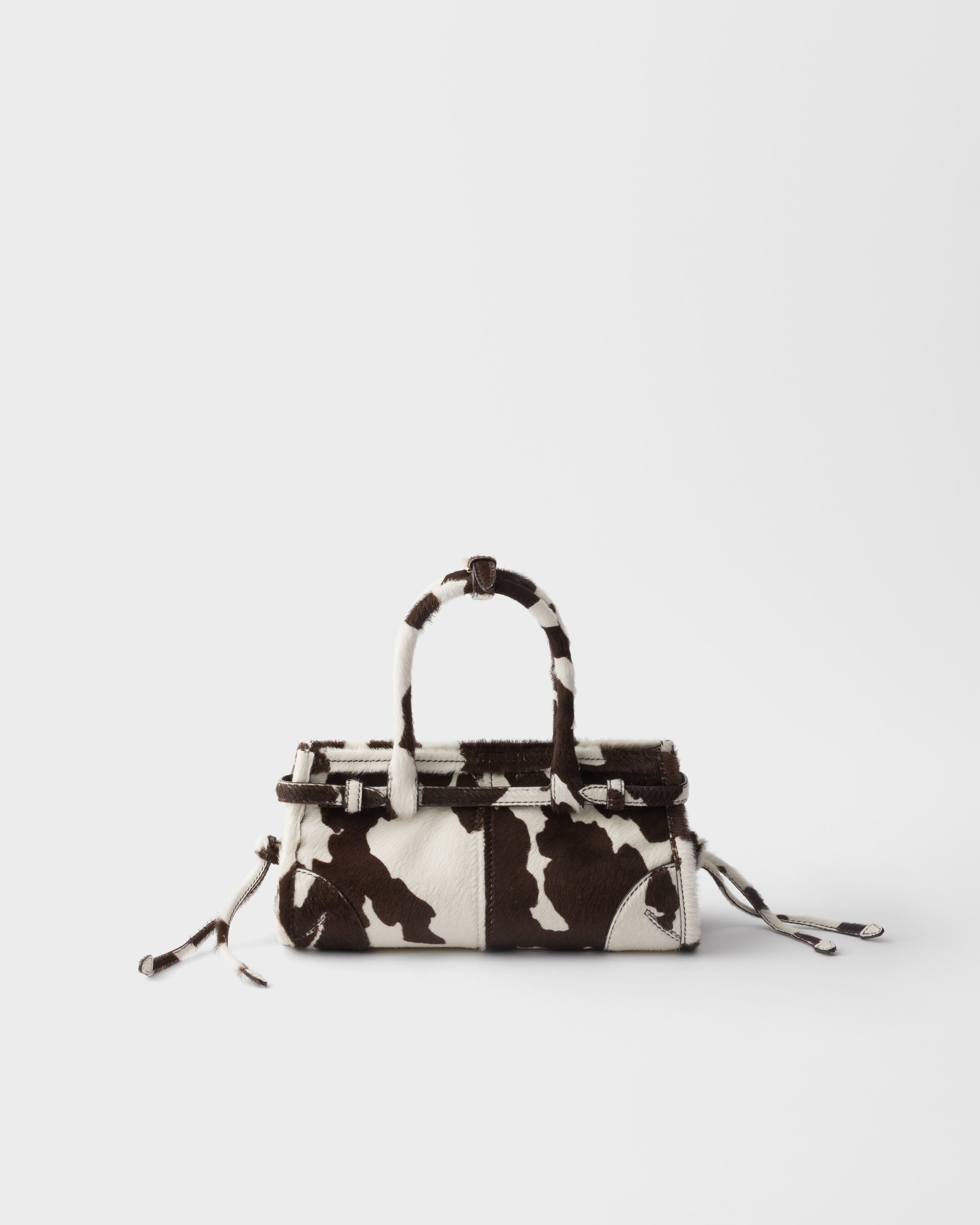 Миниатюрная кожаная сумка Prada Bonnie с принтом Prada, белый/темно-коричневый — фото 4