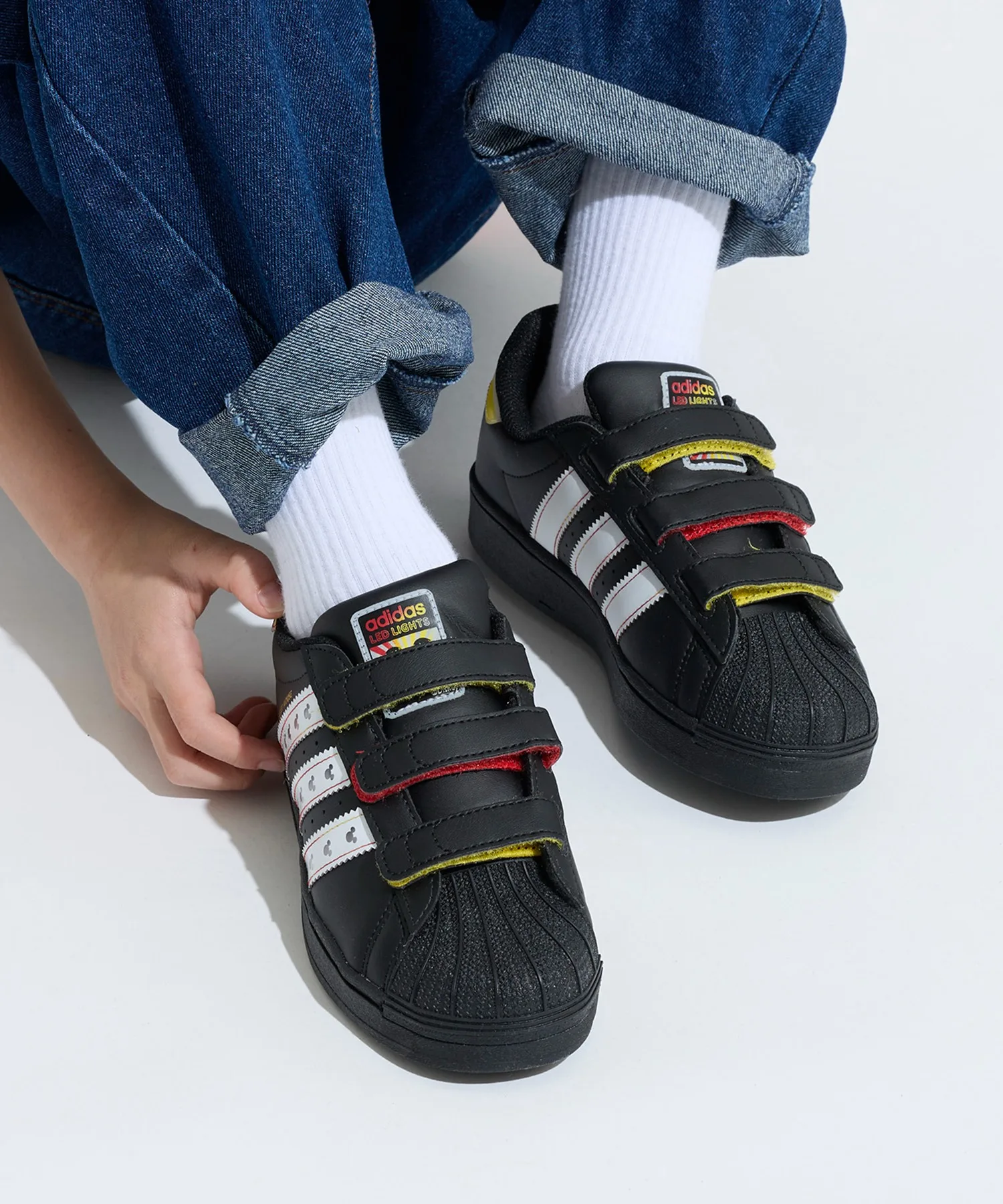 Детские кроссовки с LED-подсветкой adidas Disney SST Superstar черные