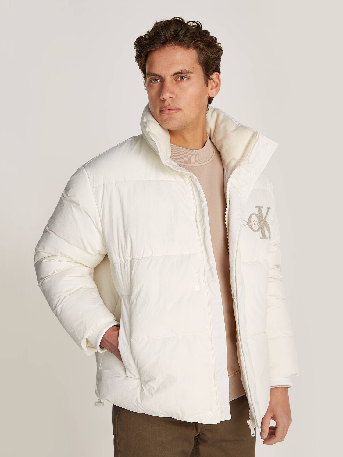 

Куртка CALVIN KLEIN JEANS Regular Fit, экрю