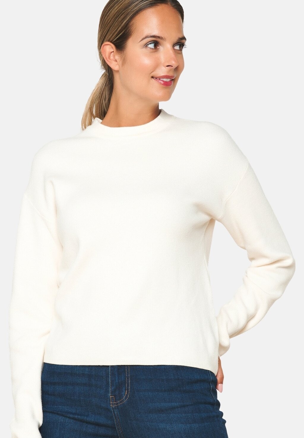 

Джемпер WITH ROUND NECK LolaLiza, бежевый