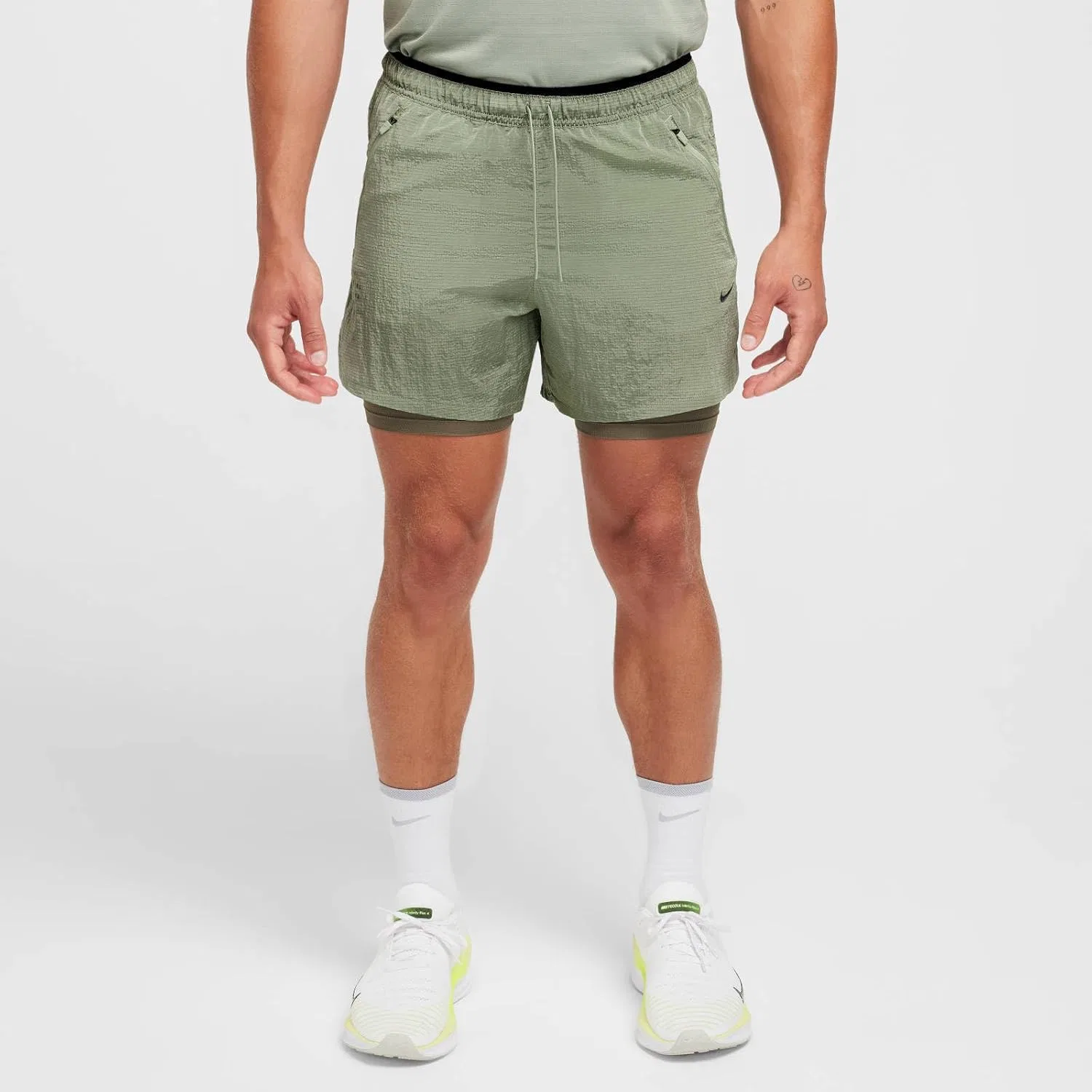Шорты Nike Mens Stride Running Division Wasserabweisende Dri-fit-laufshorts с дизайном 2-в-1 Für Herren (около 12,5 см) — фото 2