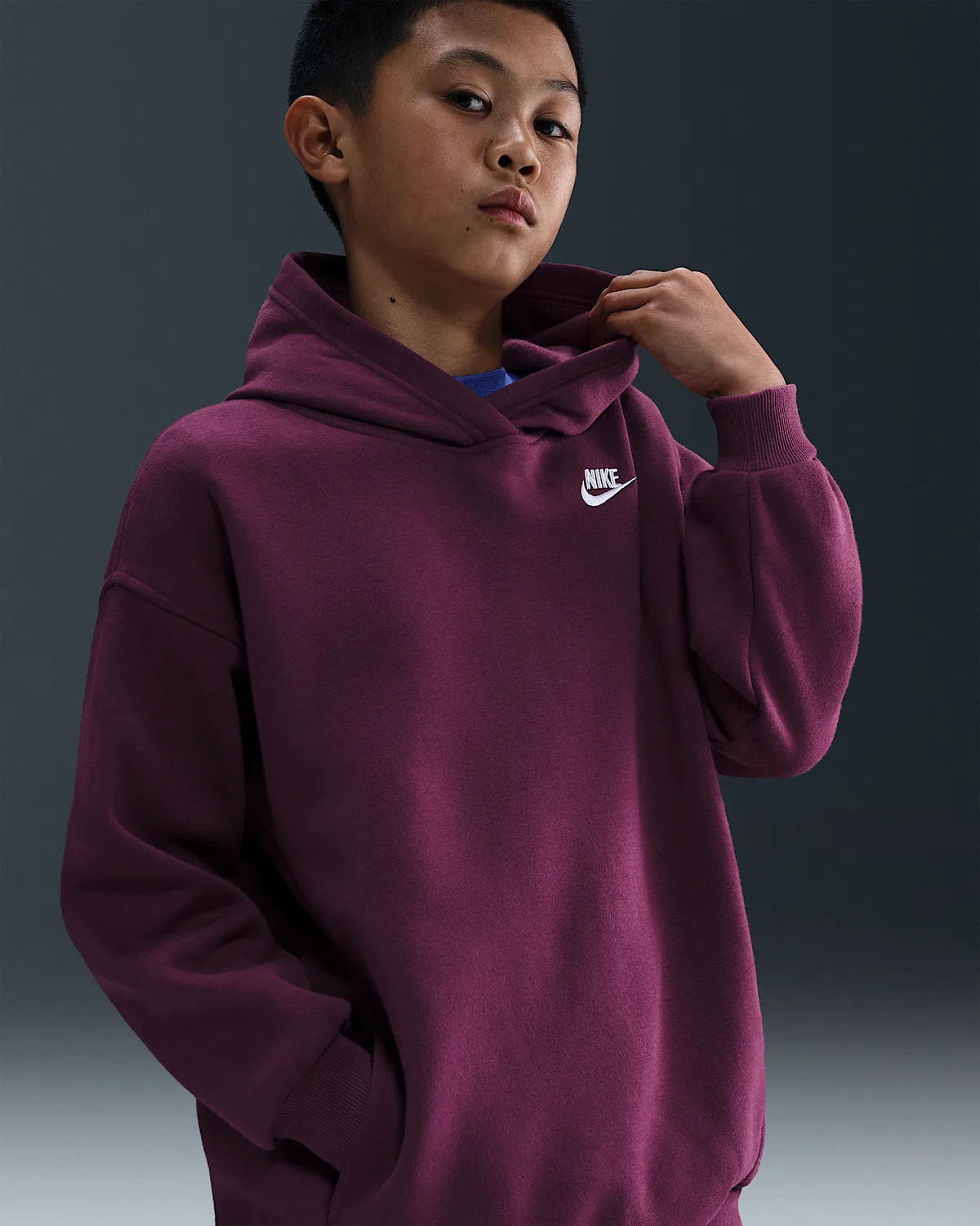 Детский оверсайз худи Nike Sportswear Club Fleece, Bordeaux/Bordeaux/White — фото 3