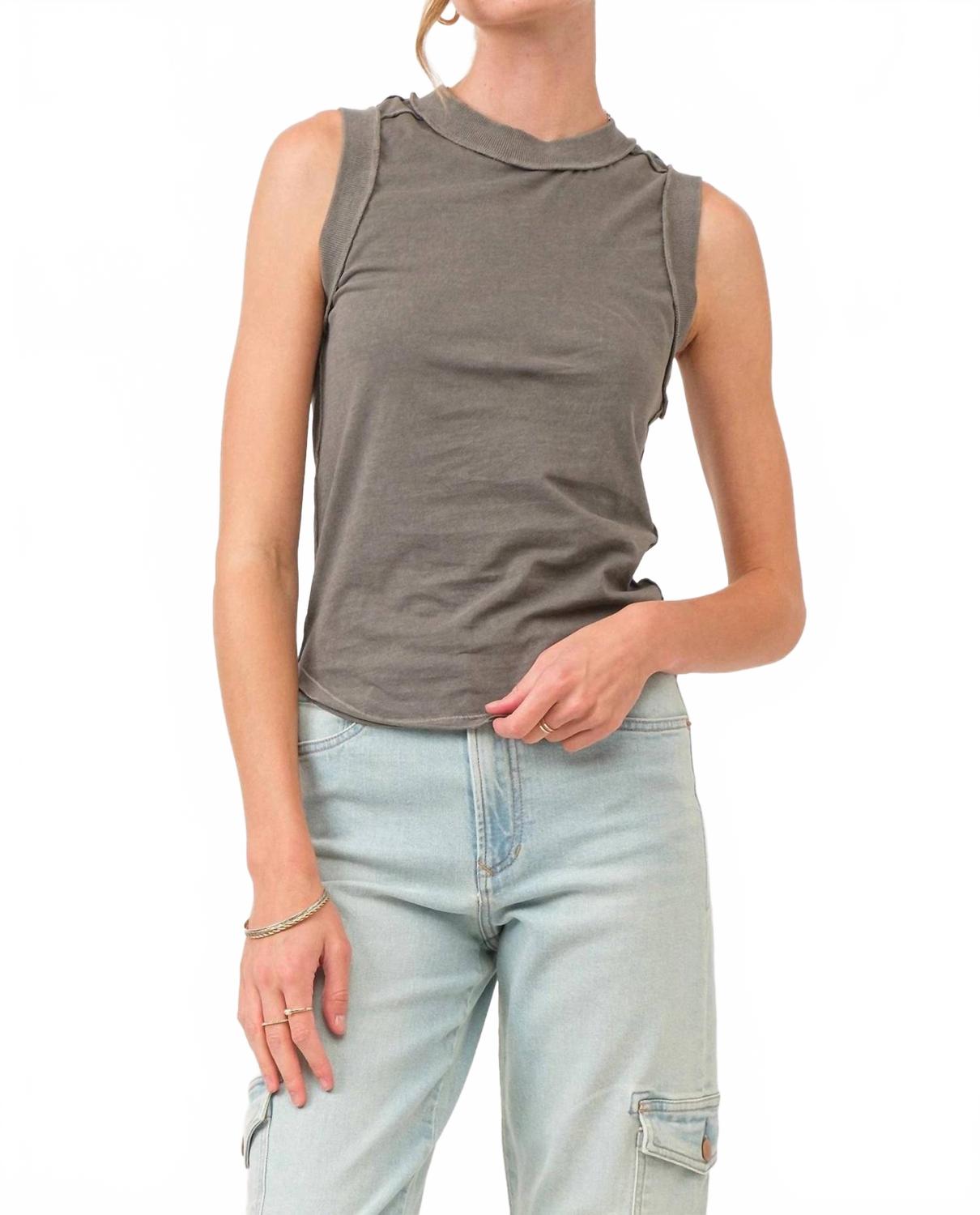 

Майка Zo Tank In Smoke Grey DEAR JOHN DENIM