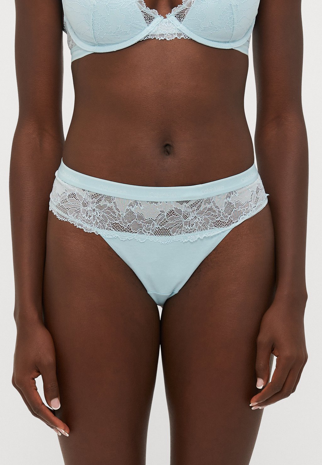 

Стринги THONG ICON LACE Calvin Klein Underwear, кремовый