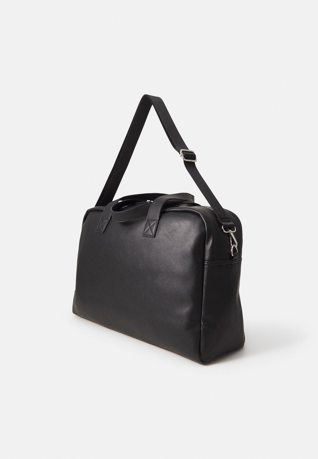 

Сумка выходного дня UNISEX Pier One, черный
