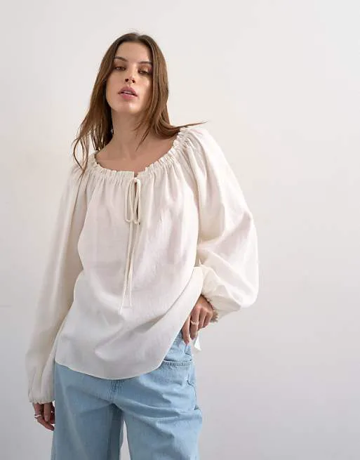 

Белая льняная блузка-трапеция с завязками спереди Topshop