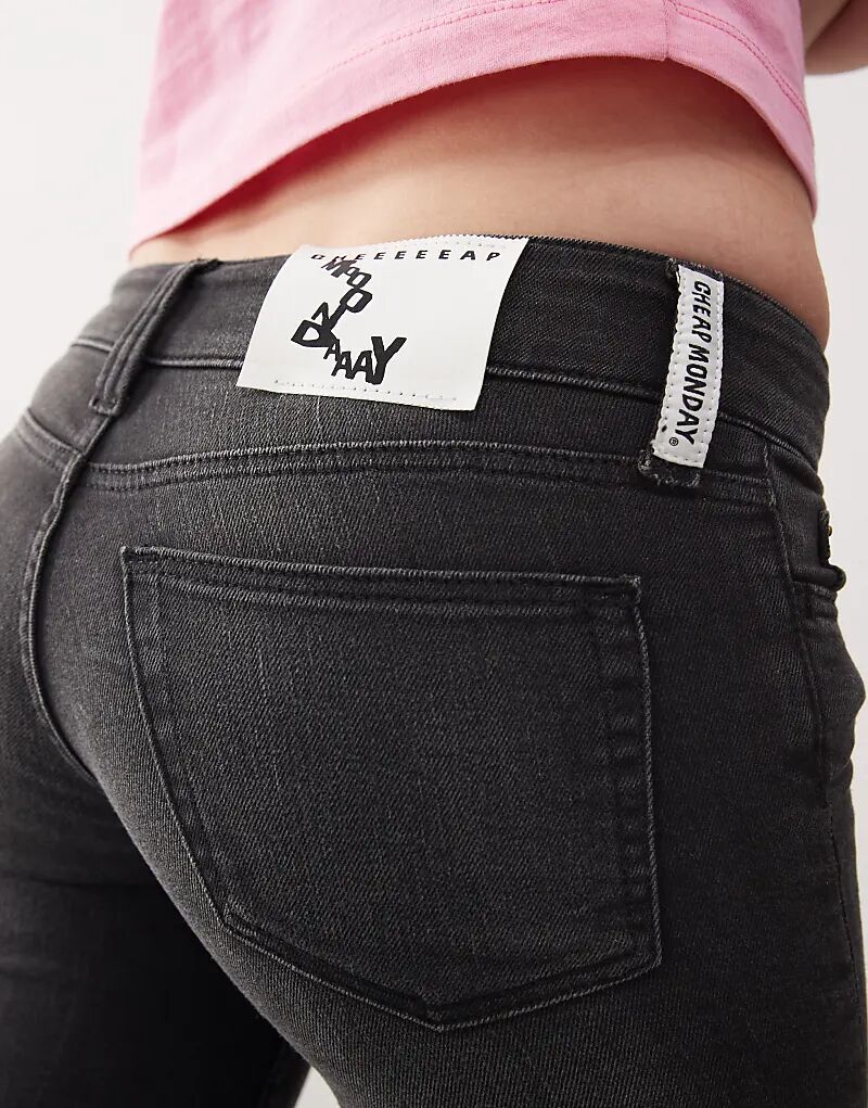 

Джинсы Booty Bei stretch bootcut с низкой посадкой цвета polly charcoal black wash Cheap Monday