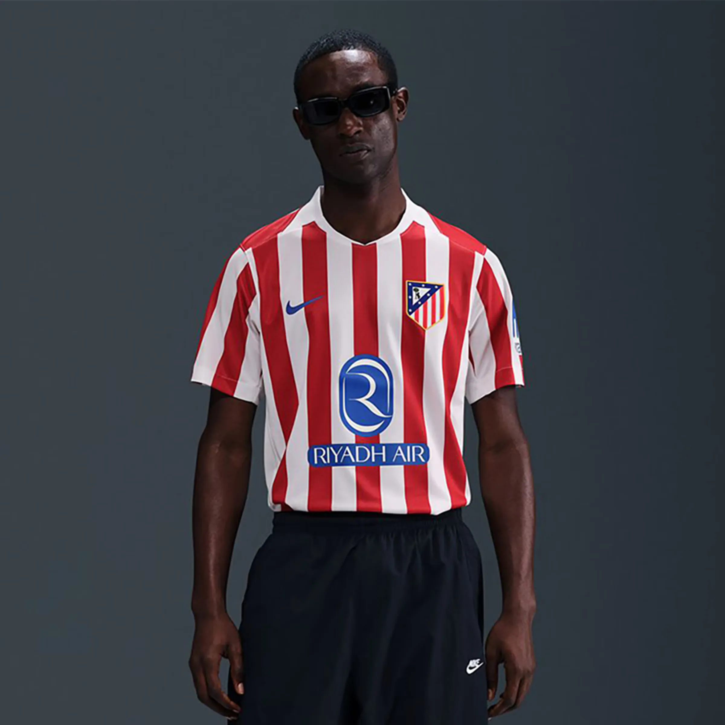 

Футболка мужская домашняя Atlético de Madrid 2025-2026 Stadium Nike, красный/белый