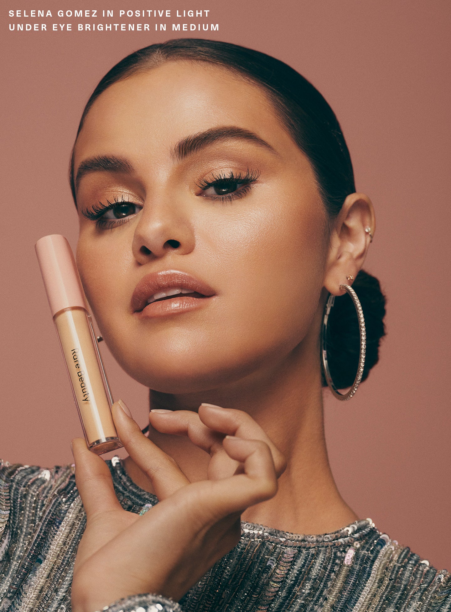 

Осветлитель Positive Light под глазами Rare Beauty, цвет medium/golden undertones to brighten medium complexions, 4 мл