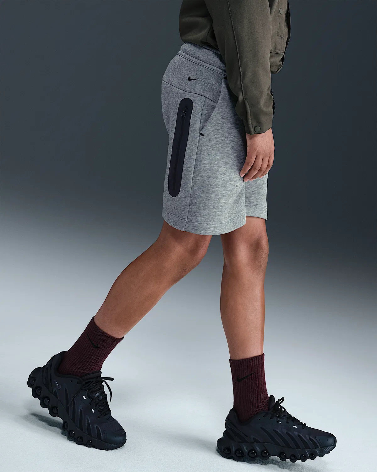 Детские шорты Nike Sportswear Tech Fleece для мальчиков, Dark Grey Heather/Black — фото 3