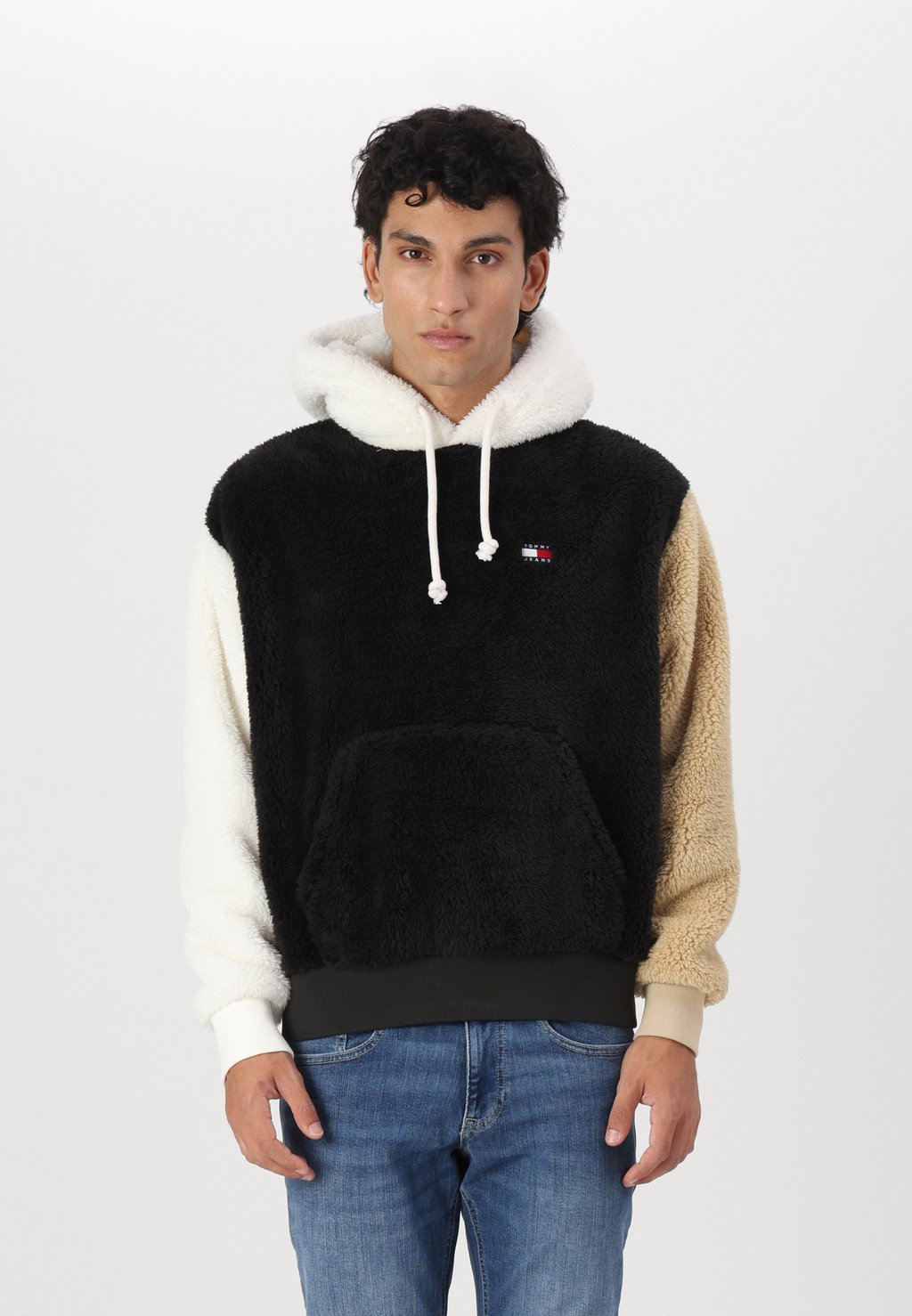 

Толстовка с капюшоном FLUFFY HOODIE Tommy Jeans, черный