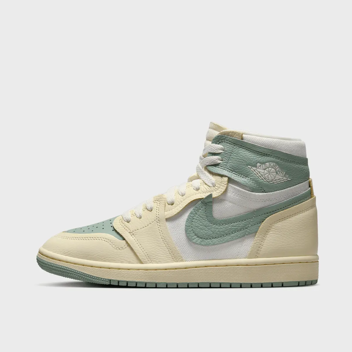 

Кроссовки Jordan WMNS Air Jordan 1 High MM, бежевый/зеленый/белый