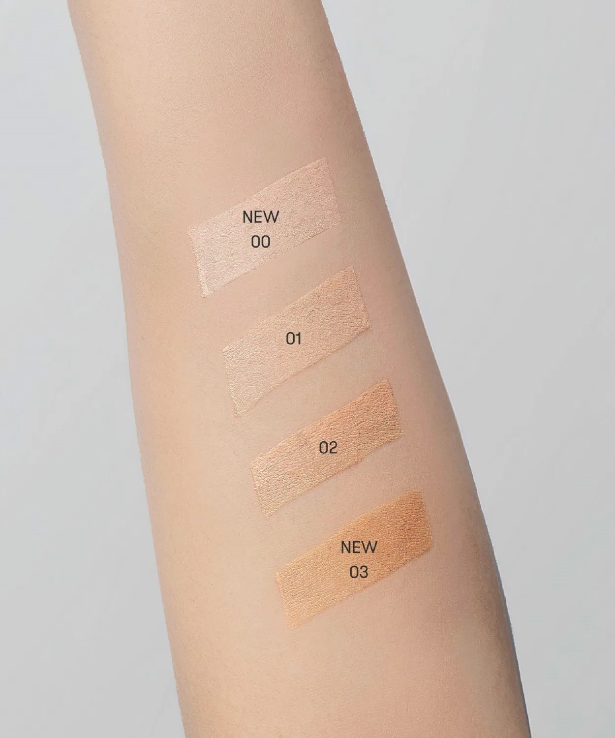 Жидкий тональный крем Ambicious Beauty Serum Foundation, 30 г, светло-бежевый — фото 3