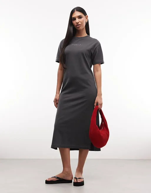 

Свободное черное платье-футболка миди с логотипом Barbour International Lyra