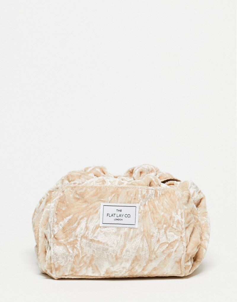 

Компания «Флэт Лэй» X ASOS EXCLUSIVE – косметичка на шнурке из мятого бархата Flat Lay Company, Glazed Velvet