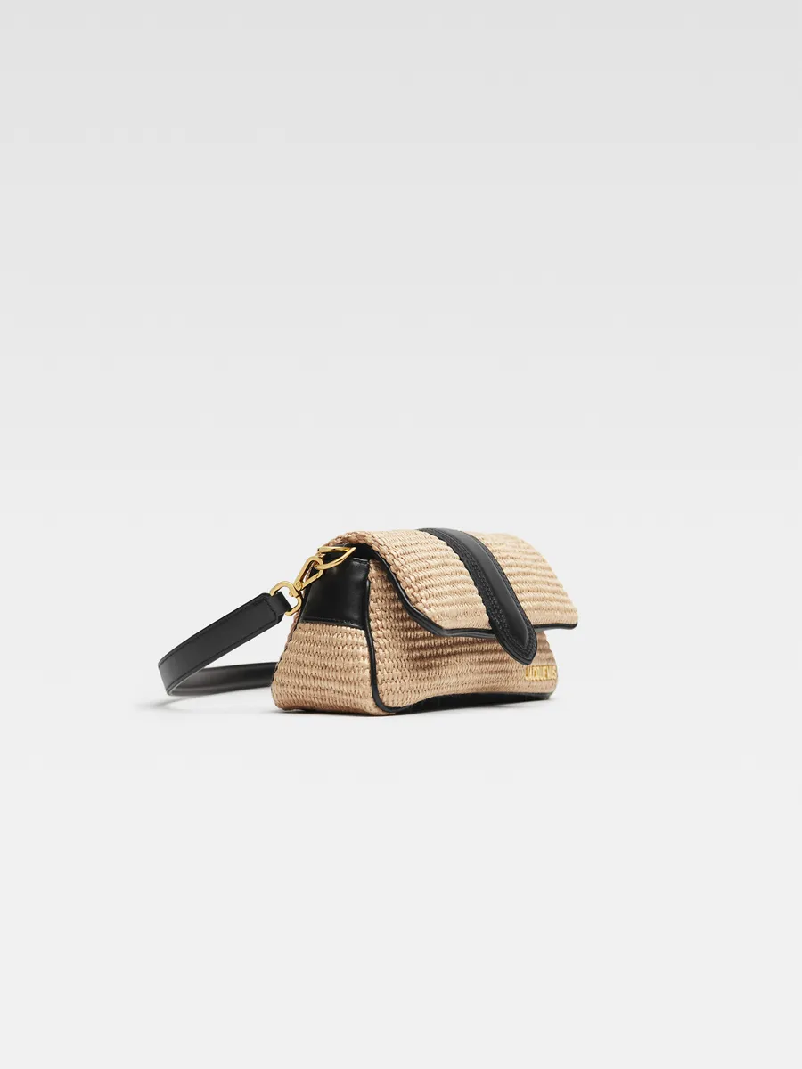 

Миниатюрная объемная тканая сумка Бамбиму Jacquemus, слоновая кость/черный