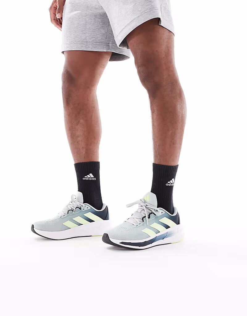 Кроссовки Adidas Running Questar 3 серого и желтого цвета Adidas Performance — фото 4