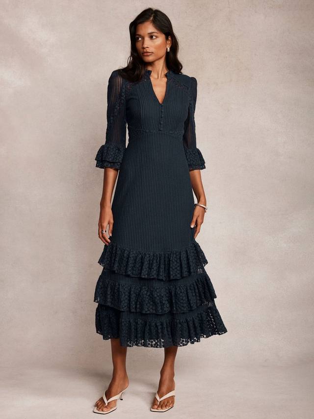 

Макси-платье с кружевной сеткой и рюшами Mint Velvet, цвет Blue Navy