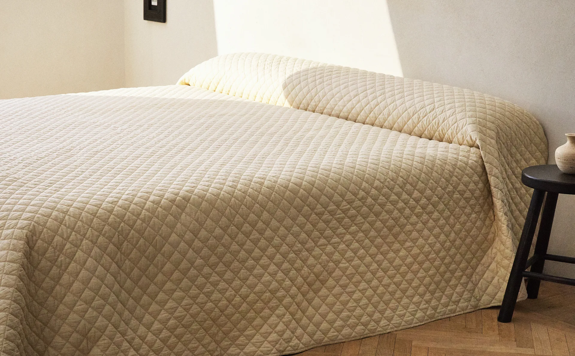 

Стеганое ромбовидное одеяло Zara Home, экрю