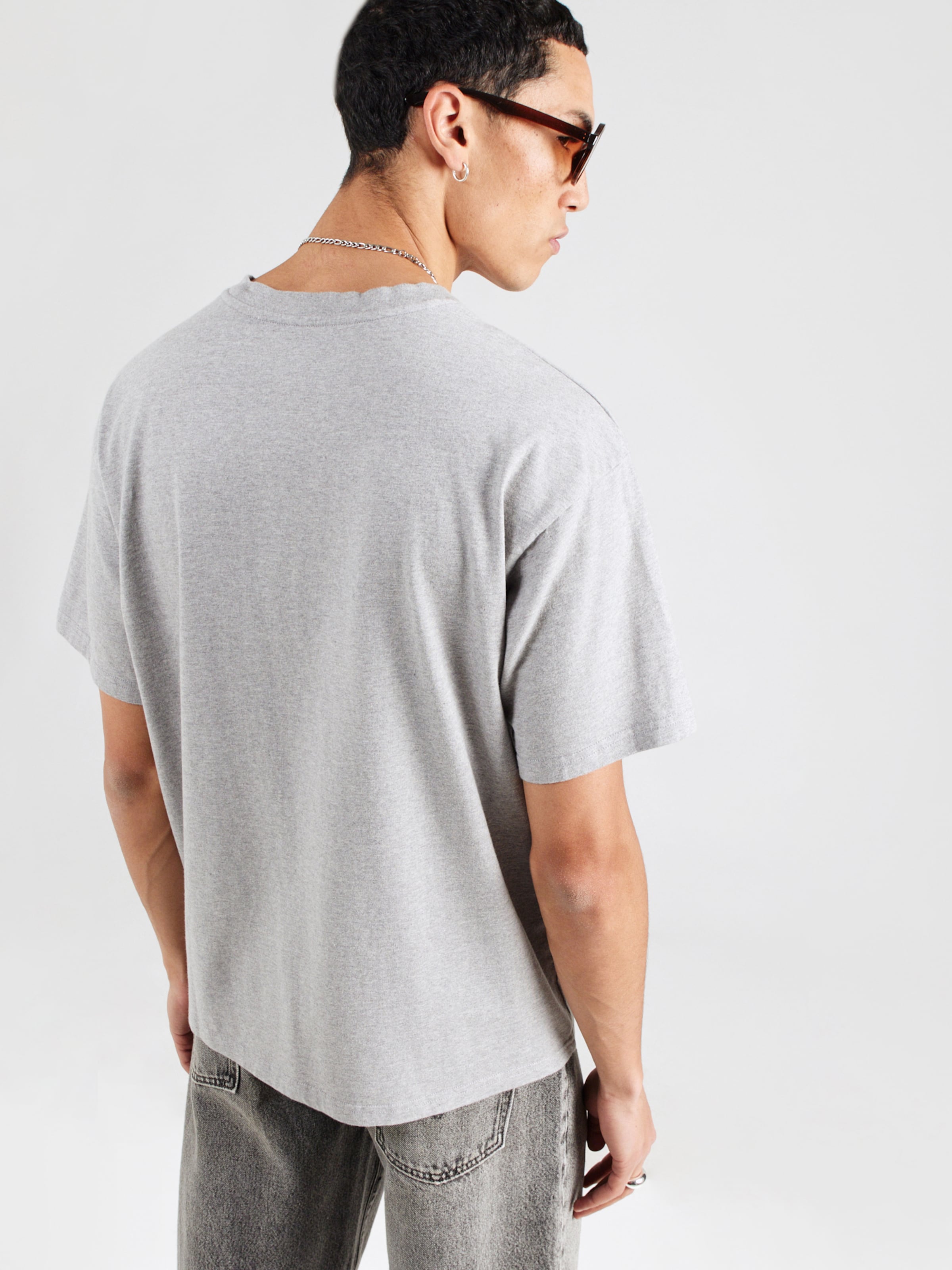 LEVI'S  Футболка 'Graphic Boxy Tee' в крапчатом сером цвете — фото 4