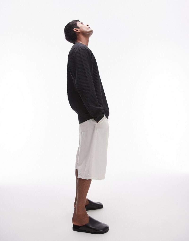 

Topman – черная плиссированная футболка оверсайз с длинными рукавами