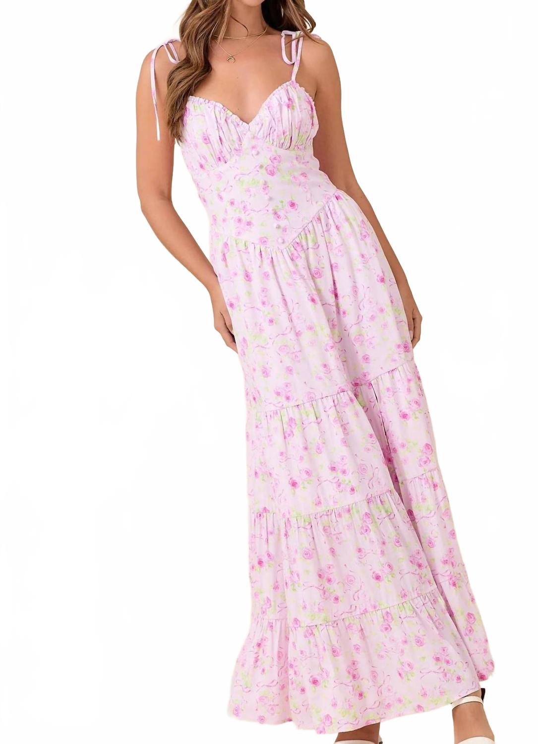 

Флиртующий в цветочном платье в розовом Main Strip