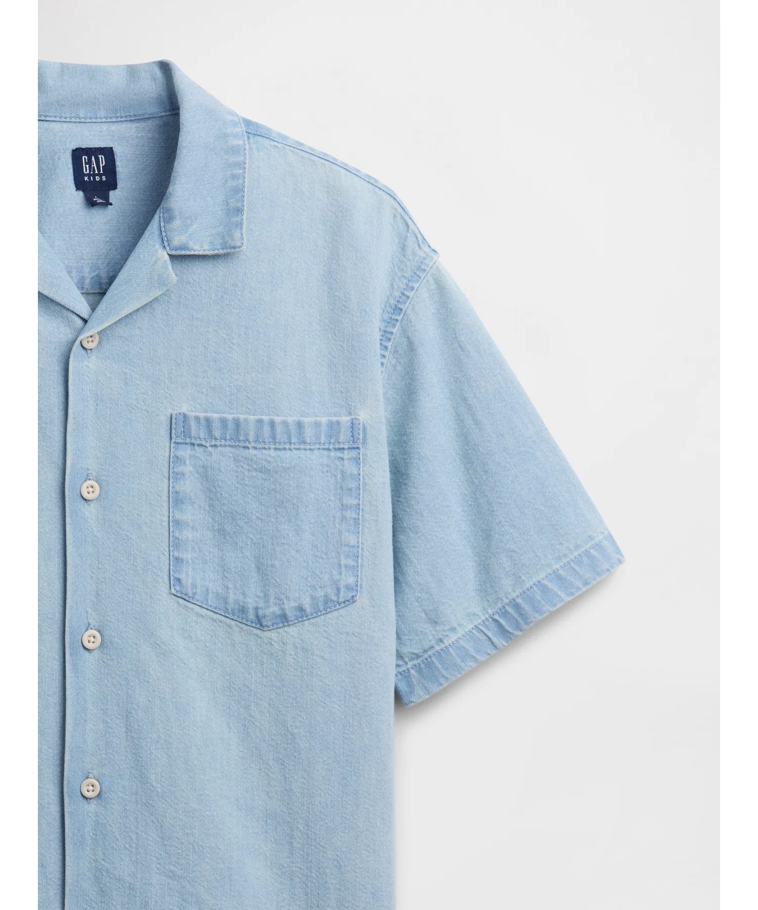 Детская джинсовая рубашка GAP Relaxed Fit светло-синяя — фото 4