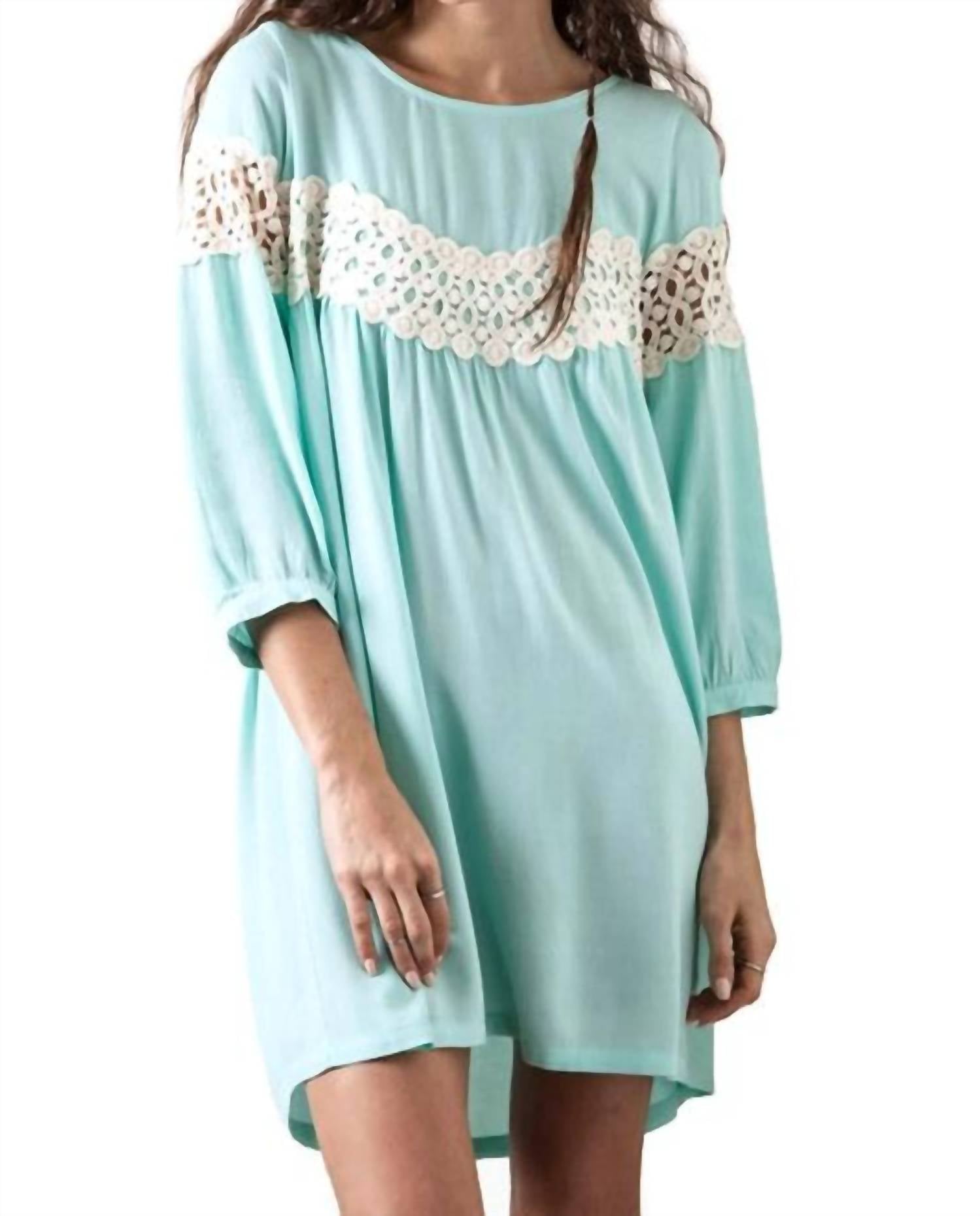 

KORI Платье-бэби-долл Peak Of Lace в светло-зеленом цвете