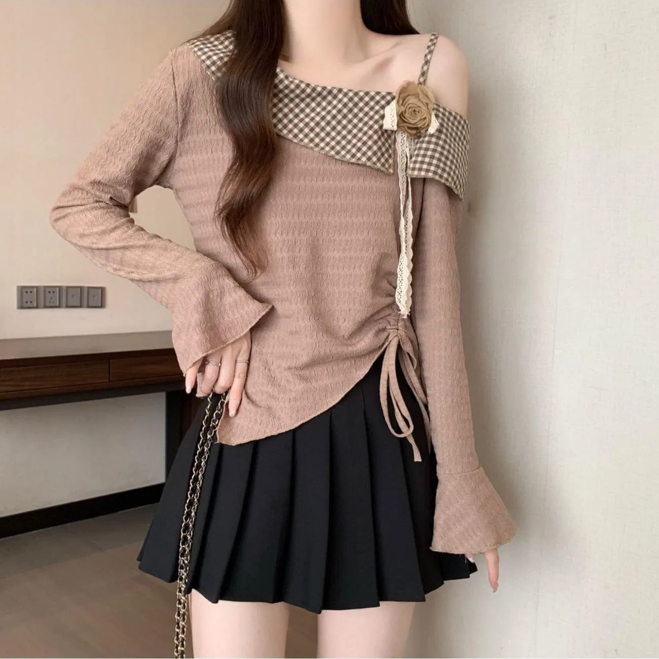 Блуза асимметричная с клетчатым воротником, One Shoulder Top, черный — фото 2